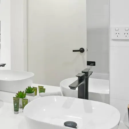 Saltwater Escape - Contemporary Seaside Stunner Apartment Shellharbour Exterior photo