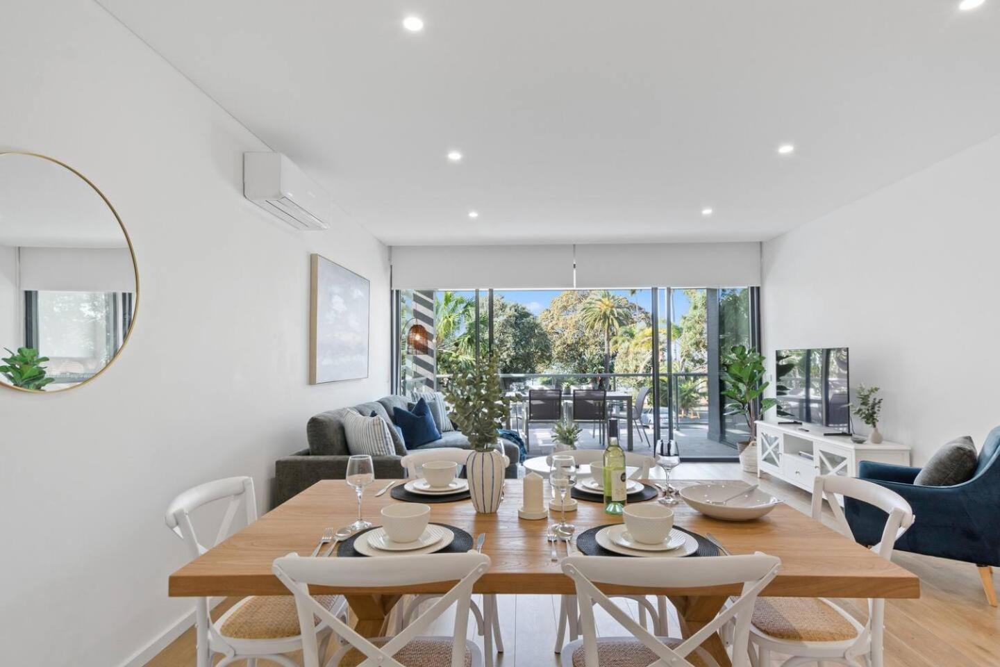 Saltwater Escape - Contemporary Seaside Stunner Apartment Shellharbour