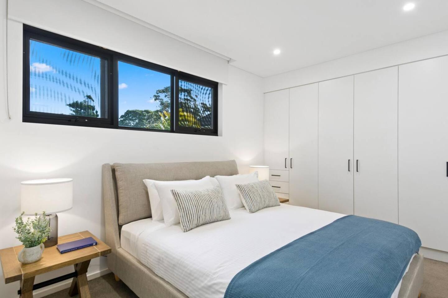 Saltwater Escape - Contemporary Seaside Stunner Apartment *
