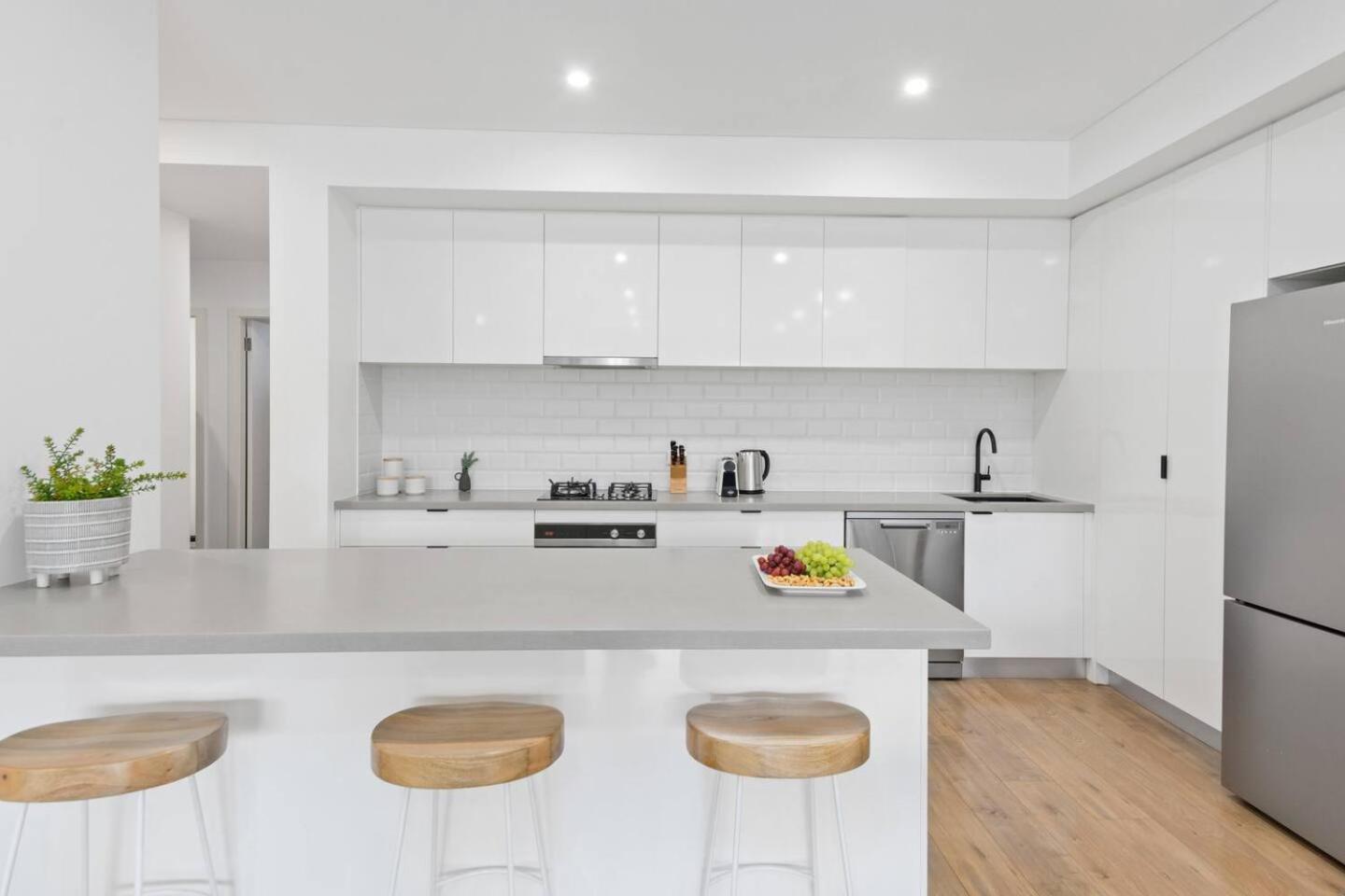 Apartment Saltwater Escape - Contemporary Seaside Stunner *