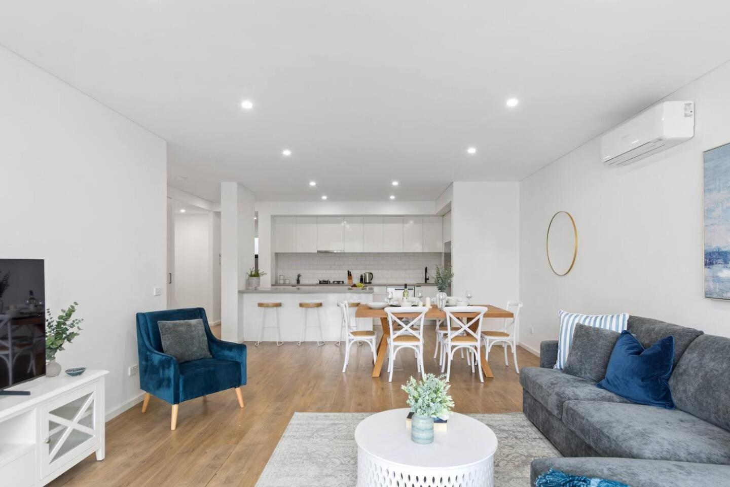 Saltwater Escape - Contemporary Seaside Stunner Apartment