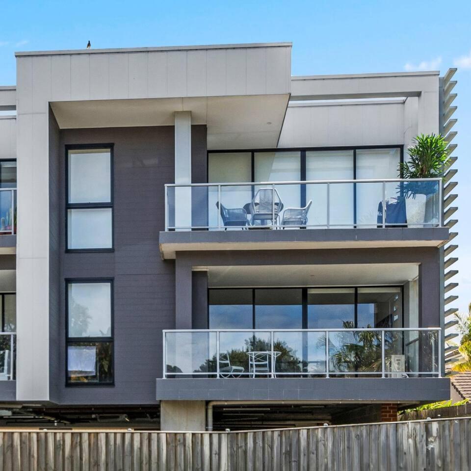 Apartment Saltwater Escape - Contemporary Seaside Stunner *